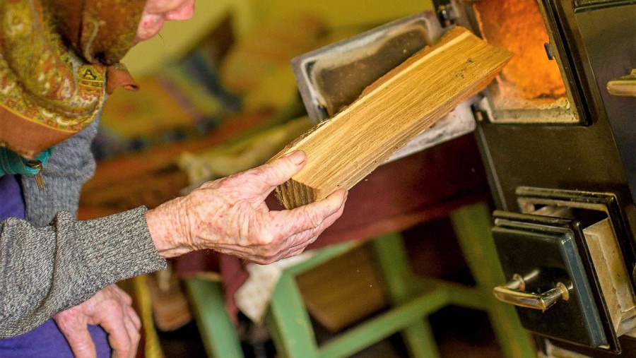 Több százezer embert érint: A teljes tüzelőtámogatási összeg több mint 4,4 milliárd forint