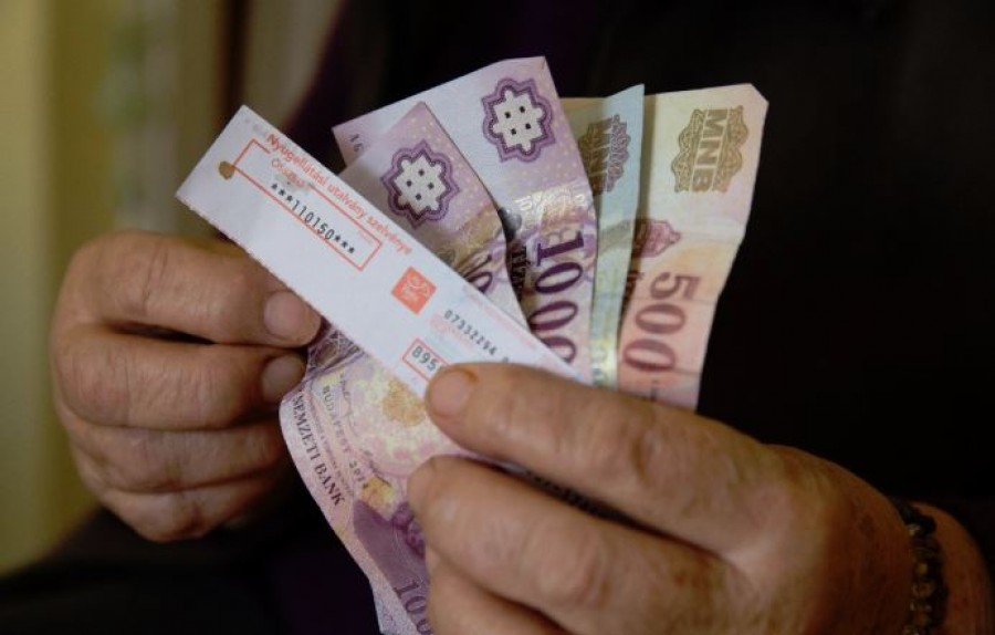 Nyugdíjbomba robbanhat - nagy bajba kerülhetnek a nyugdíjasok a rossz döntés miatt