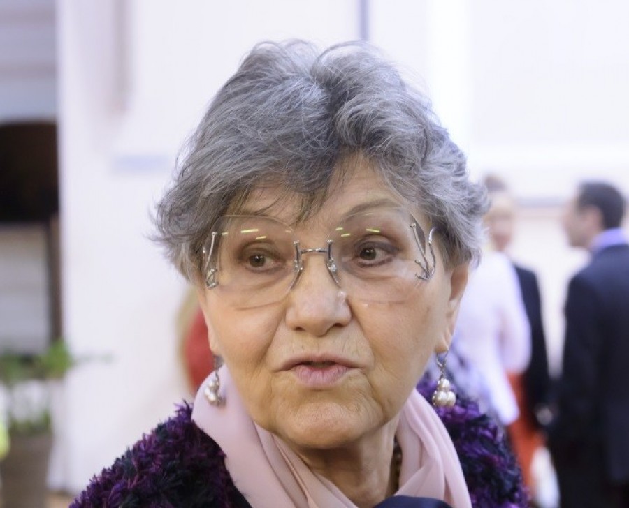 Rendőrökkel dobathatja ki Pécsi Ildikó az unokáját