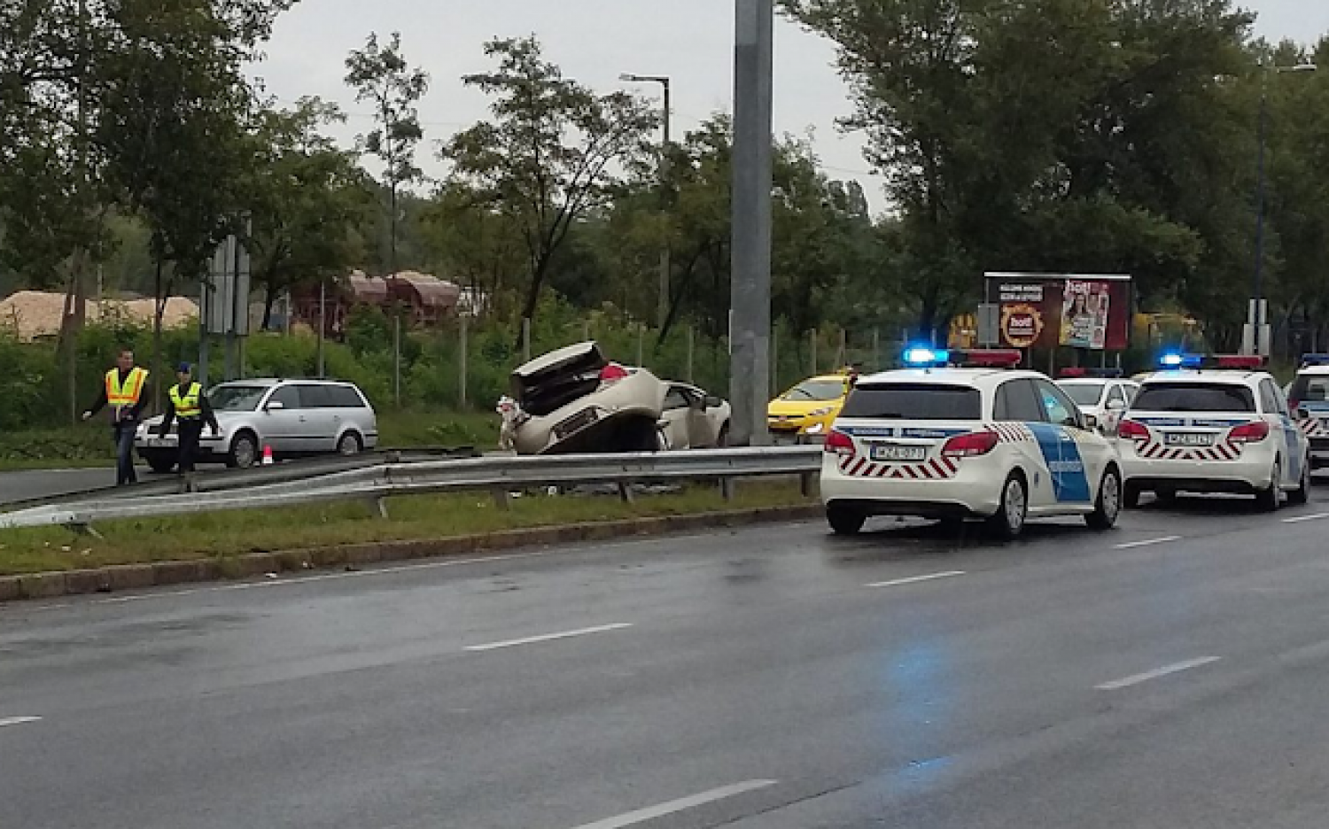 Tegnap hajnalban történt! Telefonon hívták a szüleimet, majd közölték velük, hogy súlyos közúti balesetet okoztam...