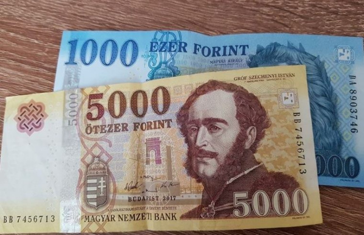 Friss bejelentés: 6 ezer forint extra pénzt kapnak a nyugdíjasok. Nem jár mindenkinek!