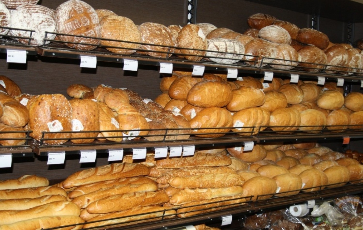 A szakemberek figyelmeztetnek: Júliustól drasztikusan megugrik a liszt, a kenyér, a péksütemények ára