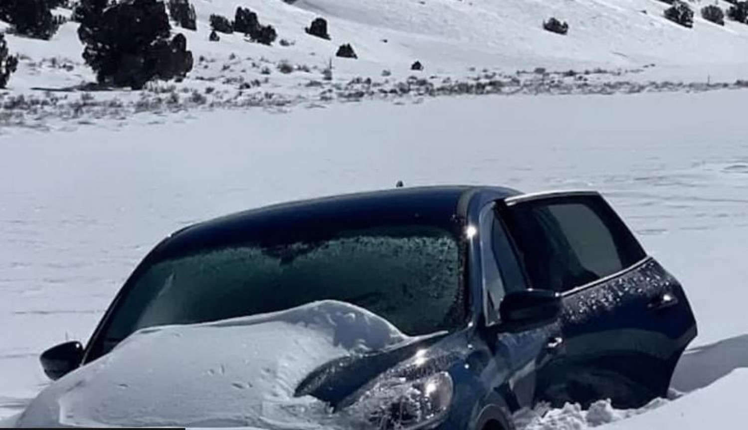 Egy teljes hétre a hóban ragadt autójában egy 81 éves férfi - így élt túl