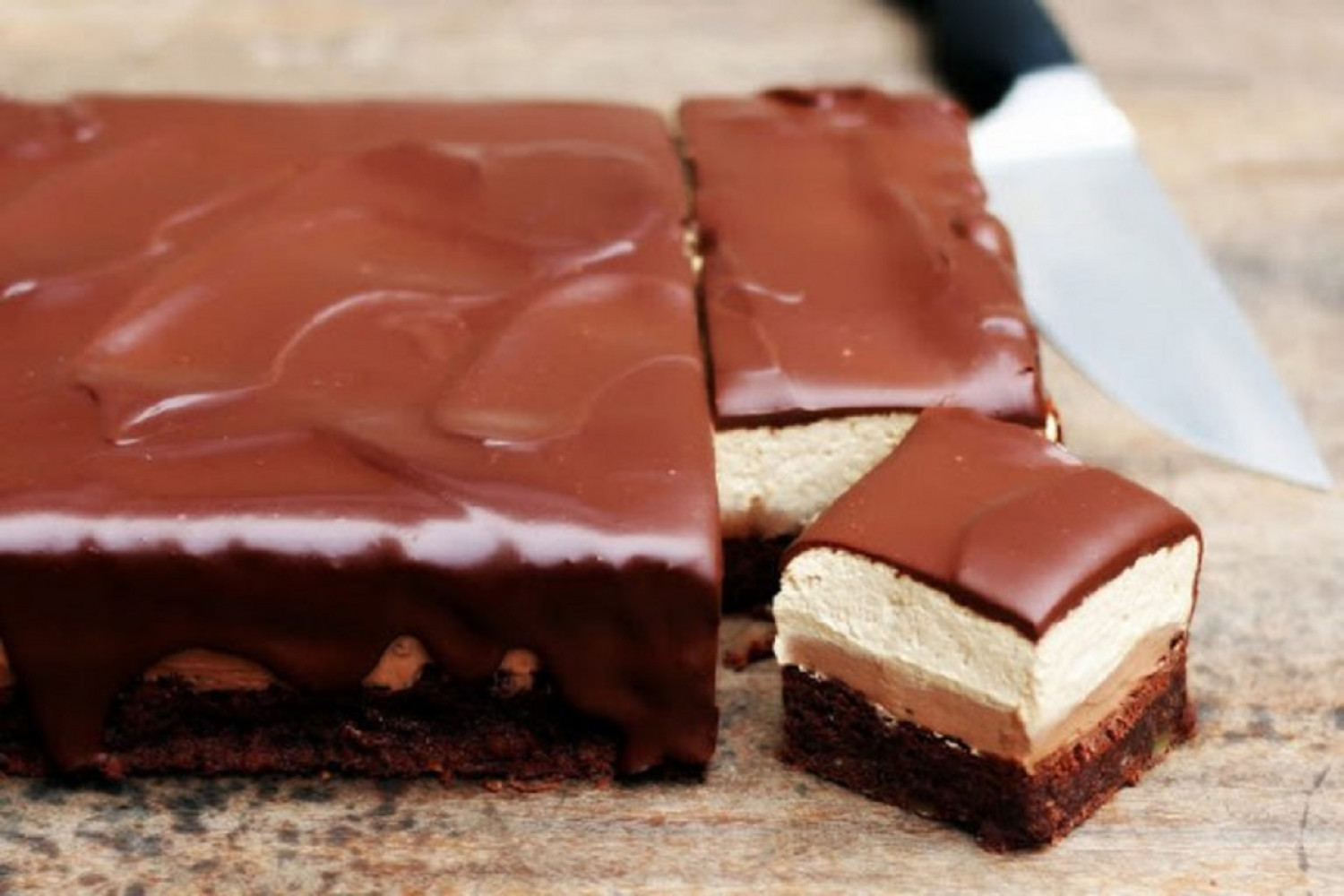 Káprázatos réteges szelet csokis és mascarponés krémmel