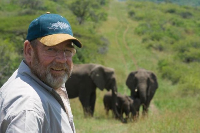 Szinte hihetetlen, hogy 31 elefánt jött el meggyászolni a férfit.